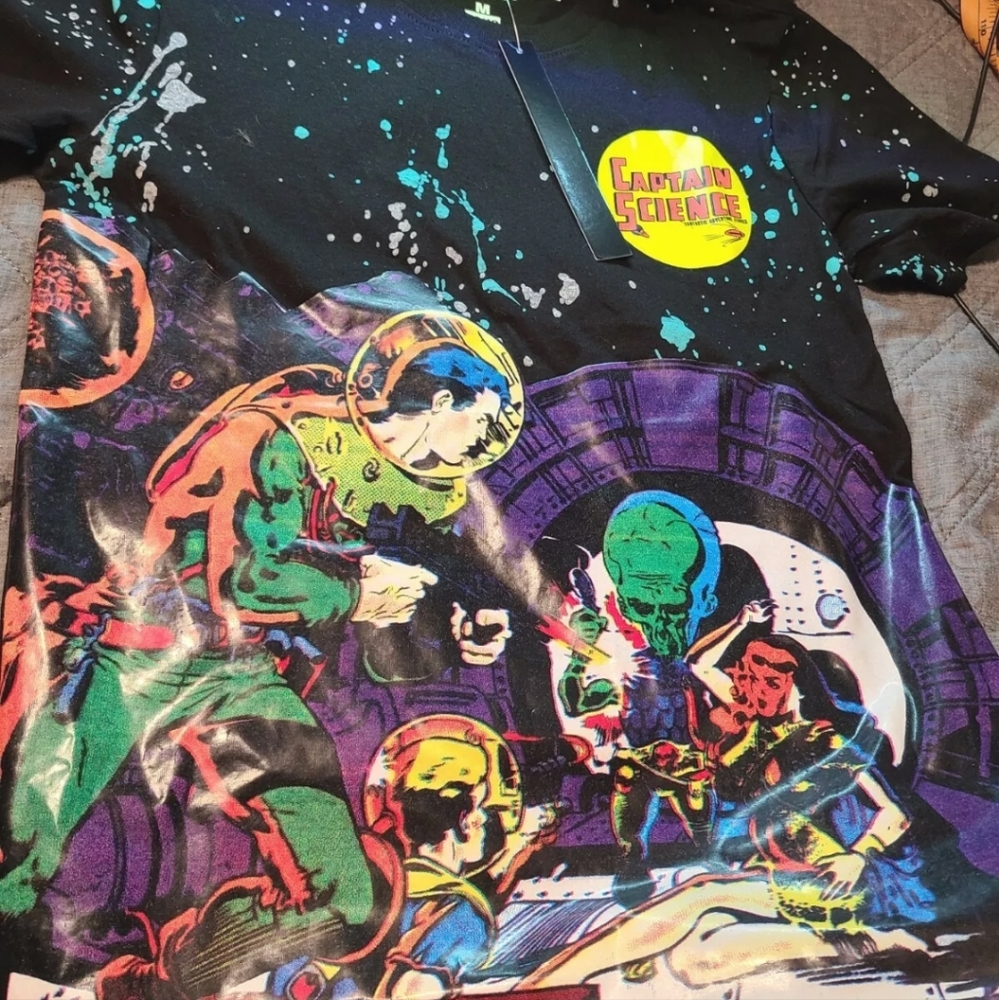 NWT VOX POPULI captain science  T-Shirt- Boys Youth Size M- UNIQUE!!